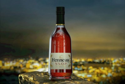 Giá Rượu Hennessy – Khám phá thế giới Cognac thượng hạng & bảng giá mới nhất
