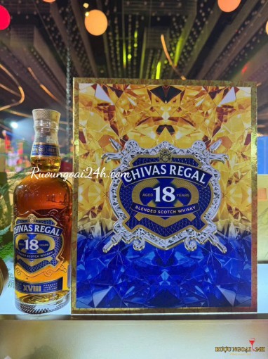 Rượu Chivas Regal 18 Years Old Signature Hộp Quà Tết 2026
