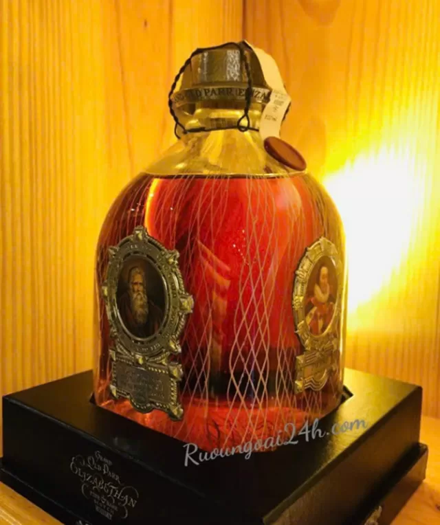 Rượu 4 vị Hoàng Gia -  Grand Old Par ELizabethan Fine &amp; Rare thập niên 80