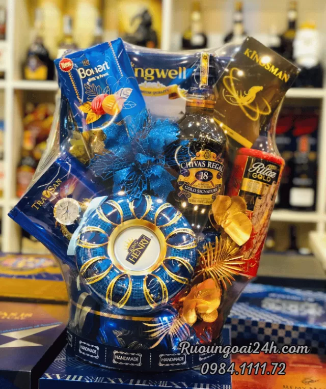 Giỏ Quà Rượu Chivas 18 Gold