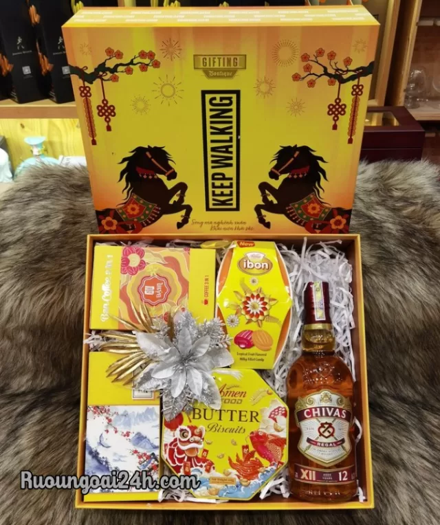 Giỏ Quà Rượu Chivas 12