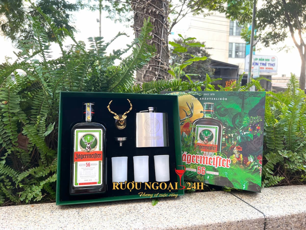 Rượu Jagermeister hộp quà